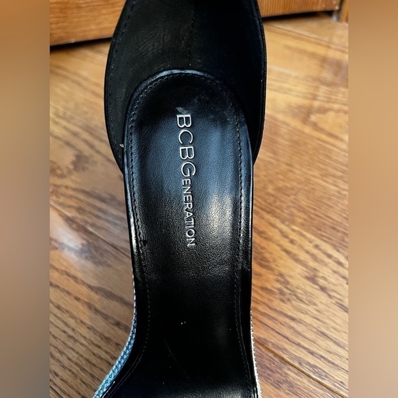 BCBG ankle strap heels - Picture 2 of 7
